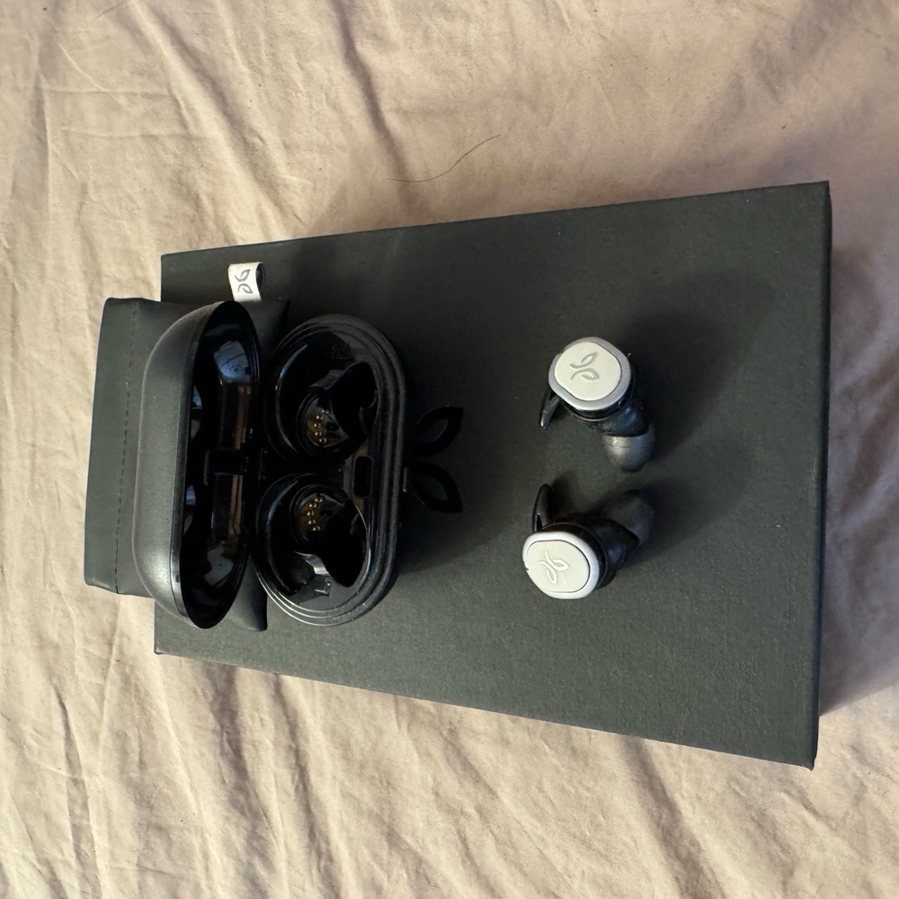 Jaybird Black Wireless Earbud Headphones